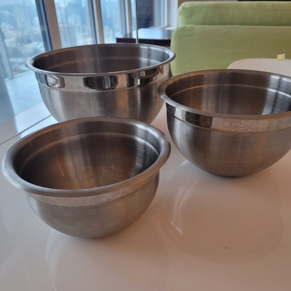 Metal mixing bowl sets (3 pieces)